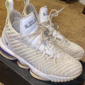 Nike lebron 16 ‘buzz light year’